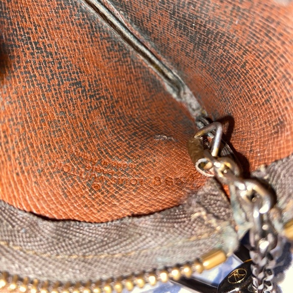 authentic vintage Louis Vuitton monogram key pouch - Picture 6 of 7